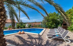 Stunning Apartment In Medulin