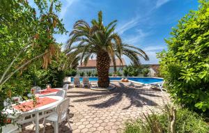 Stunning Apartment In Medulin