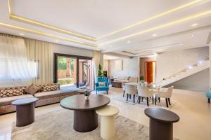 Comfortable villa with heated pool