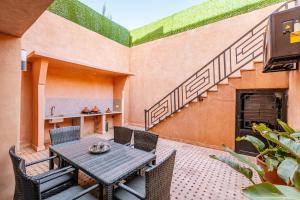 Comfortable villa with heated pool