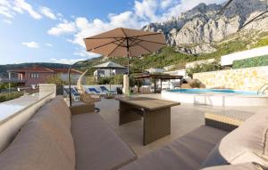Amazing Home In Makarska