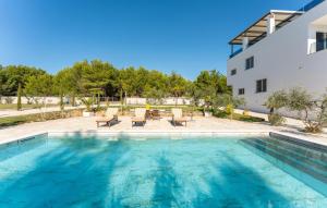 Awesome Home In Kakma