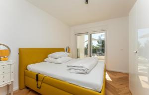 Awesome Home In Kakma