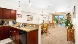 Welcome to Waikoloa Village Enjoy beach pool close to beach E-24