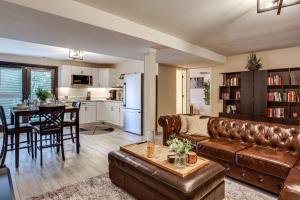 4 Mi to Waterfront Parks! Cozy Apt in Tacoma Area