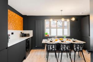 Spacious 6-Bed House Close to Nottingham City Centre