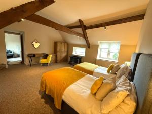 Tuckers Grave Inn - Historic Inn & Cider Pub