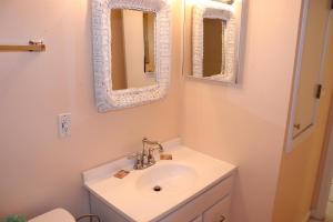 #4 Island Surf by Alicia Hollis Realtor Rentals - Open Now