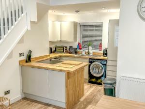 Ty Pentref by STAE-Homes