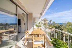REF 1981 - Cannes sea view apartment Cannes Palm Beach