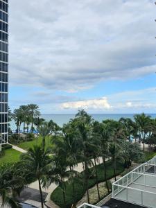 Sunny Isles Oceanfront Apartment for Two