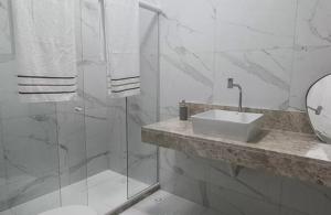 Aconchegante lar em Condomínio com Piscinas, Perto da Praia