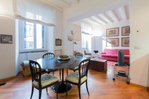 Quiet & central one bedroom apartment