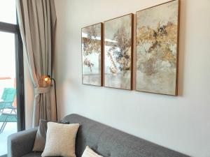 Cozy Modern 1BR with Dubai Skyline View