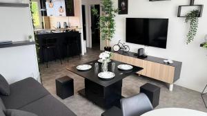 T2 Cosy La-Haut à Créteil Netflix & WiFi Fibre