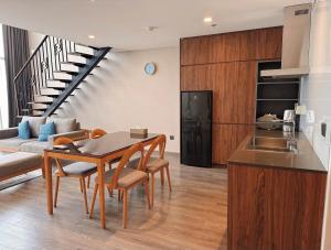 West Lake Duplex Elegant Apartment