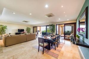 Beachfront, Sunset, & Ocean Views with Gas Grill