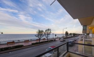 Seafront 4-Bedroom Apartment