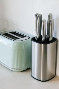 Modern Family Retreat Shops Parks and Transport