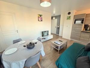 t2 lumineux avec balcon