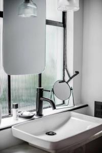 Puerta Roja Asombrosa Ubicacion en la Condesa