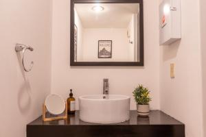 Luxury & Cozy 2BR Duplex in Condesa Heart with Balcony