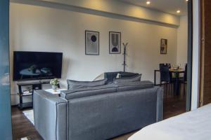 Reforma 284 King Size SUITE Swimming Pool, Parking & Kitchen