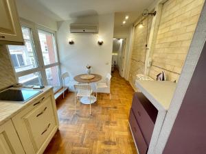 -The Shell- Cozy Super Central Apartment with Terrace