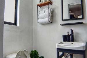 Amazing Suite a few steps Reforma & US Embassy