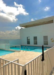 Lujo y confort cerca del mar 3 hab con piscina