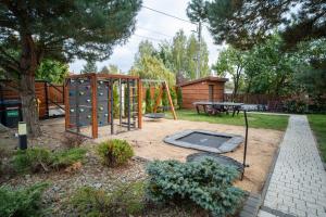 Przystań Świerkowa 14 - Komfortowy Dom blisko Zamku Ćmielów i Bałtowa