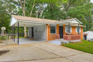 Walk to Lakewood Amphitheatre Atlanta Apartment!