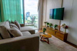 Luxury 2 Bedroom "Wake Up in the Sky" Best Views & Location in Asuncion