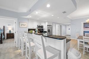 Quiet East End Gulf-Front Condo w Heated Pool & Balcony
