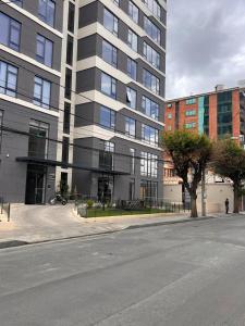 Departamento Zona Sur, nuevo y lujoso de 2 habitaciones y 2 baños en el piso 16 excelente vista y soleado