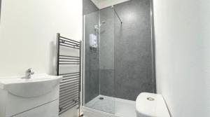 Three Bedroom House in Wigan - Perfect for family!