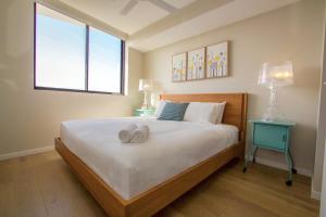 Stylish 2BDR Nundah Stay with Golden Sunsets