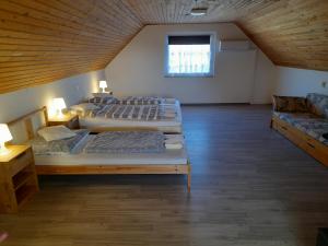 Ház a tónál szelid