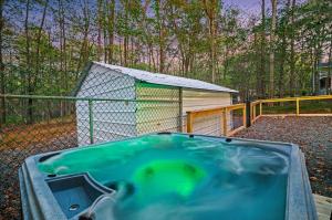Pocono Lake Escape, includes Golf Cart, Hot Tub