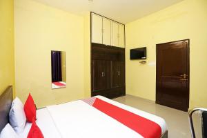 Hotel O Greenview Near Munshi Pulia Metro Station