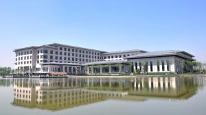 Bolong Lakeview Resort