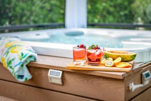 Cozy Coastal Cottage at Naples Bay, Pickleball, Botanical Garden