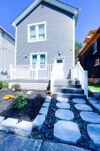 Perfect 6BR Stay Near Niagara Falls & Attractions