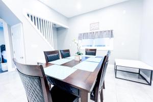 Perfect 6BR Stay Near Niagara Falls & Attractions