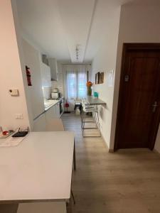 GoodVenice Canal view HarrysClass