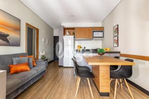 Studio c piscina no terraço 900m da praia