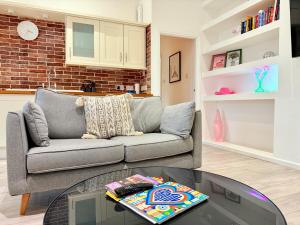 BIG FUN Flat in City Centre with Patio & Parking