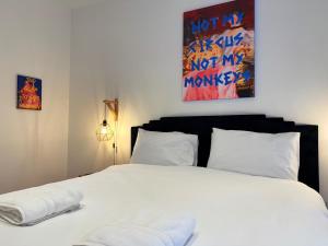 BIG FUN Flat in City Centre with Patio & Parking