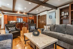 Cedar Crest - Owl Cottage 9