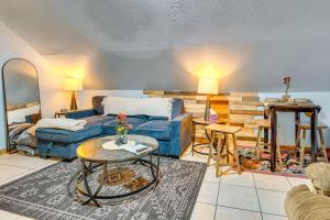 Central Florida Hideaway Walk to Parks and Dining!